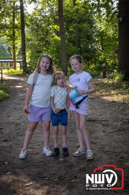 Wandelen in de schaduw: een geslaagde avond op ’t Harde - © NWVFoto.nl