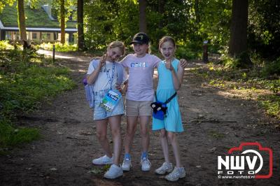 Wandelen in de schaduw: een geslaagde avond op ’t Harde - © NWVFoto.nl