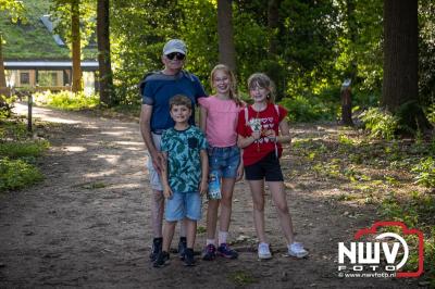 Wandelen in de schaduw: een geslaagde avond op ’t Harde - © NWVFoto.nl