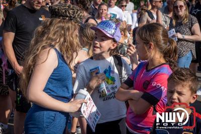 Wat een geweldige slotavond van de avondwandelvierdaagse op 't Harde. - © NWVFoto.nl