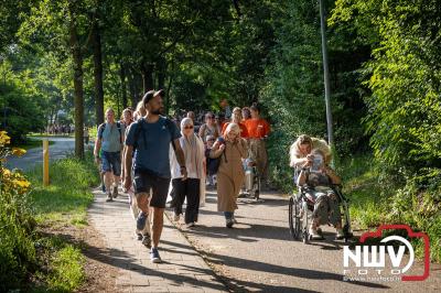 Wat een geweldige slotavond van de avondwandelvierdaagse op 't Harde. - © NWVFoto.nl