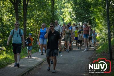 Wat een geweldige slotavond van de avondwandelvierdaagse op 't Harde. - © NWVFoto.nl