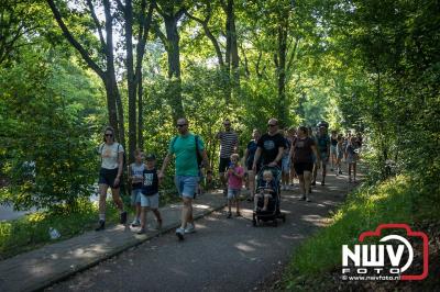 Wat een geweldige slotavond van de avondwandelvierdaagse op 't Harde. - © NWVFoto.nl
