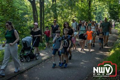 Wat een geweldige slotavond van de avondwandelvierdaagse op 't Harde. - © NWVFoto.nl
