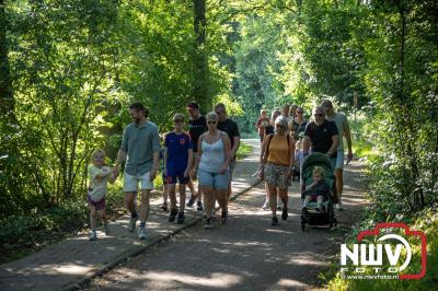 Wat een geweldige slotavond van de avondwandelvierdaagse op 't Harde. - © NWVFoto.nl