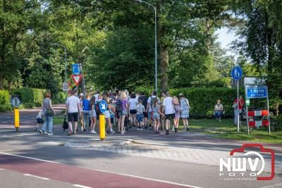 Wat een geweldige slotavond van de avondwandelvierdaagse op 't Harde. - © NWVFoto.nl