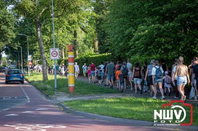 Wat een geweldige slotavond van de avondwandelvierdaagse op 't Harde. - © NWVFoto.nl