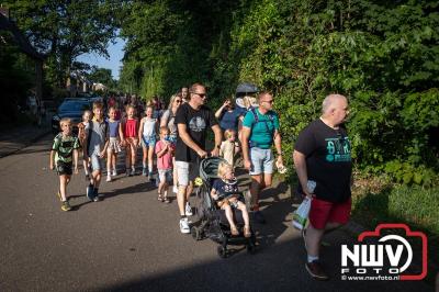 Wat een geweldige slotavond van de avondwandelvierdaagse op 't Harde. - © NWVFoto.nl