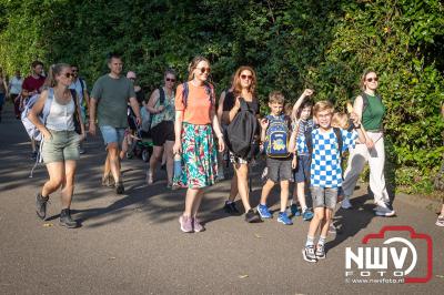 Wat een geweldige slotavond van de avondwandelvierdaagse op 't Harde. - © NWVFoto.nl