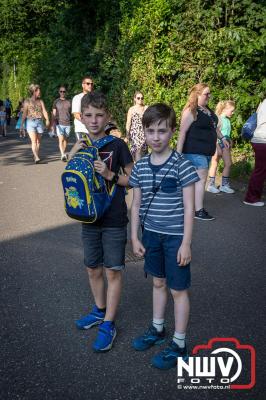 Wat een geweldige slotavond van de avondwandelvierdaagse op 't Harde. - © NWVFoto.nl