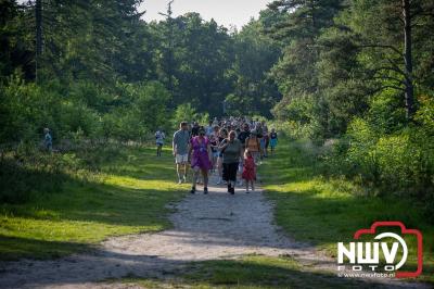 Wat een geweldige slotavond van de avondwandelvierdaagse op 't Harde. - © NWVFoto.nl