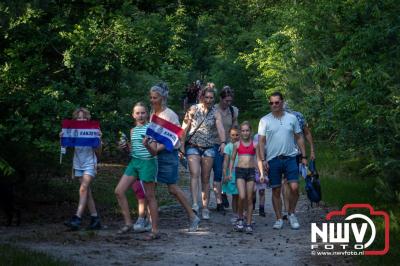 Wat een geweldige slotavond van de avondwandelvierdaagse op 't Harde. - © NWVFoto.nl