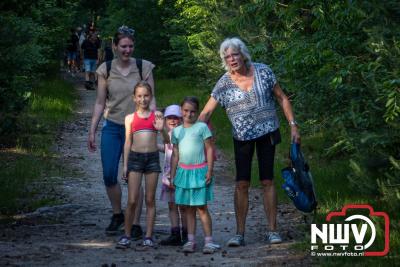 Wat een geweldige slotavond van de avondwandelvierdaagse op 't Harde. - © NWVFoto.nl