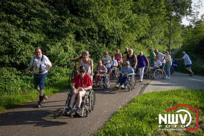 Wat een geweldige slotavond van de avondwandelvierdaagse op 't Harde. - © NWVFoto.nl