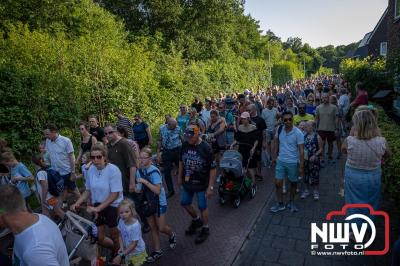 Wat een geweldige slotavond van de avondwandelvierdaagse op 't Harde. - © NWVFoto.nl