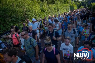 Wat een geweldige slotavond van de avondwandelvierdaagse op 't Harde. - © NWVFoto.nl