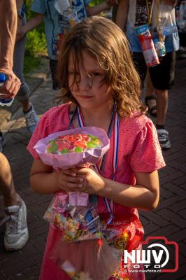 Wat een geweldige slotavond van de avondwandelvierdaagse op 't Harde. - © NWVFoto.nl