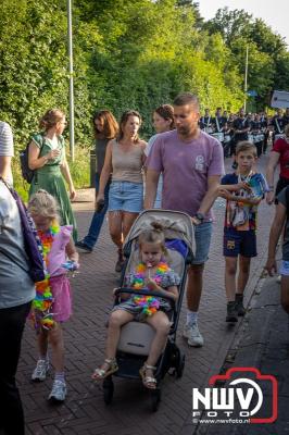 Wat een geweldige slotavond van de avondwandelvierdaagse op 't Harde. - © NWVFoto.nl