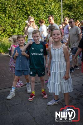 Wat een geweldige slotavond van de avondwandelvierdaagse op 't Harde. - © NWVFoto.nl