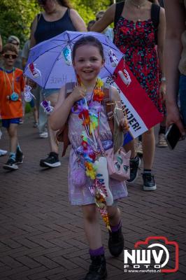 Wat een geweldige slotavond van de avondwandelvierdaagse op 't Harde. - © NWVFoto.nl