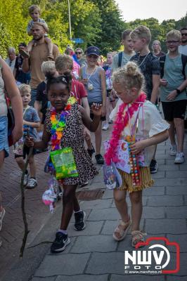 Wat een geweldige slotavond van de avondwandelvierdaagse op 't Harde. - © NWVFoto.nl
