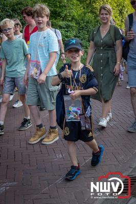 Wat een geweldige slotavond van de avondwandelvierdaagse op 't Harde. - © NWVFoto.nl