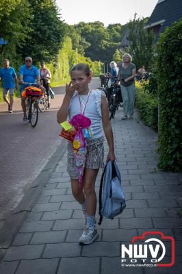 Wat een geweldige slotavond van de avondwandelvierdaagse op 't Harde. - © NWVFoto.nl