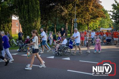 Wat een geweldige slotavond van de avondwandelvierdaagse op 't Harde. - © NWVFoto.nl