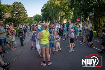 Wat een geweldige slotavond van de avondwandelvierdaagse op 't Harde. - © NWVFoto.nl
