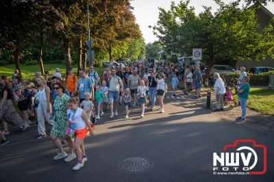 Wat een geweldige slotavond van de avondwandelvierdaagse op 't Harde. - © NWVFoto.nl