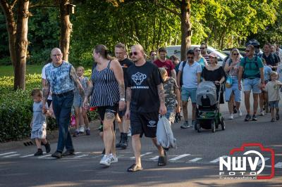 Wat een geweldige slotavond van de avondwandelvierdaagse op 't Harde. - © NWVFoto.nl