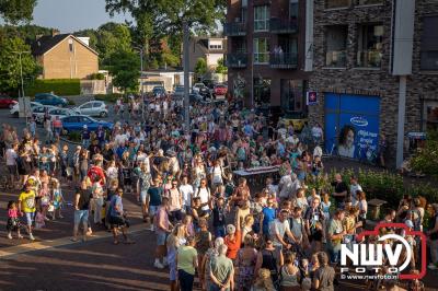 Wat een geweldige slotavond van de avondwandelvierdaagse op 't Harde. - © NWVFoto.nl
