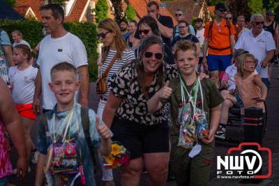 Wat een geweldige slotavond van de avondwandelvierdaagse op 't Harde. - © NWVFoto.nl