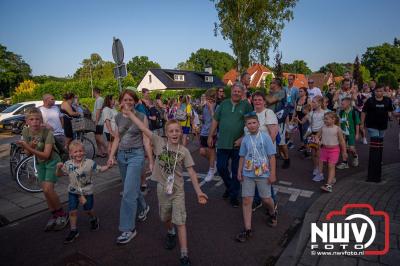 Wat een geweldige slotavond van de avondwandelvierdaagse op 't Harde. - © NWVFoto.nl