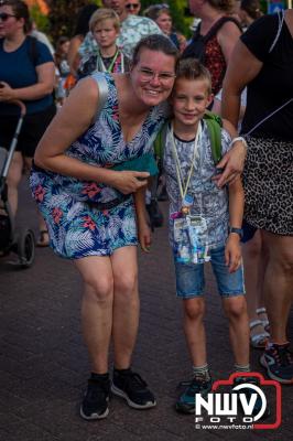 Wat een geweldige slotavond van de avondwandelvierdaagse op 't Harde. - © NWVFoto.nl