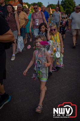 Wat een geweldige slotavond van de avondwandelvierdaagse op 't Harde. - © NWVFoto.nl