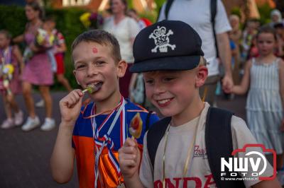 Wat een geweldige slotavond van de avondwandelvierdaagse op 't Harde. - © NWVFoto.nl