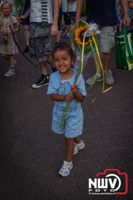 Wat een geweldige slotavond van de avondwandelvierdaagse op 't Harde. - © NWVFoto.nl