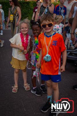 Wat een geweldige slotavond van de avondwandelvierdaagse op 't Harde. - © NWVFoto.nl