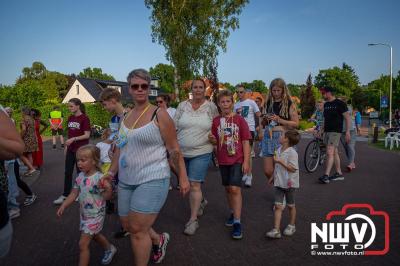 Wat een geweldige slotavond van de avondwandelvierdaagse op 't Harde. - © NWVFoto.nl
