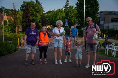 Wat een geweldige slotavond van de avondwandelvierdaagse op 't Harde. - © NWVFoto.nl
