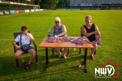 Wat een geweldige slotavond van de avondwandelvierdaagse op 't Harde. - © NWVFoto.nl