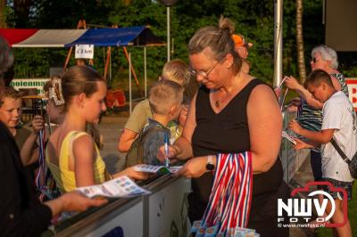 Wat een geweldige slotavond van de avondwandelvierdaagse op 't Harde. - © NWVFoto.nl