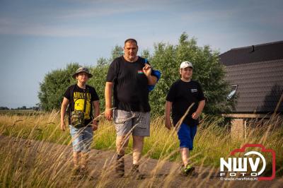 In Elburg konden de deelnemers aan de avondvierdaagse weer volop genieten van het prachtige wandelweer. - © NWVFoto.nl