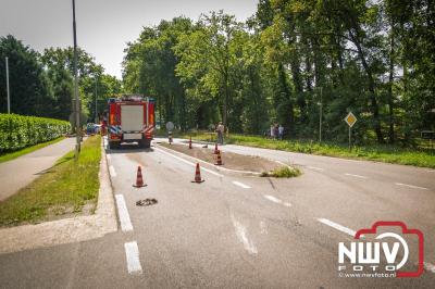Brandweer onderweg met spoed, betrokken bij ernstig ongeval met personenauto op de N309 Eperweg 't Harde. - © NWVFoto.nl