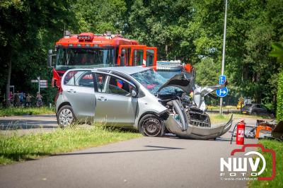 Brandweer onderweg met spoed, betrokken bij ernstig ongeval met personenauto op de N309 Eperweg 't Harde. - © NWVFoto.nl
