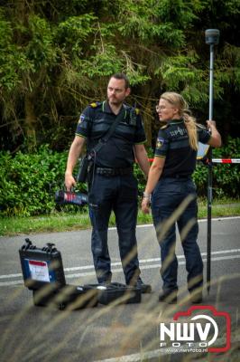 Brandweer onderweg met spoed, betrokken bij ernstig ongeval met personenauto op de N309 Eperweg 't Harde. - © NWVFoto.nl