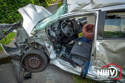 Brandweer onderweg met spoed, betrokken bij ernstig ongeval met personenauto op de N309 Eperweg 't Harde. - © NWVFoto.nl