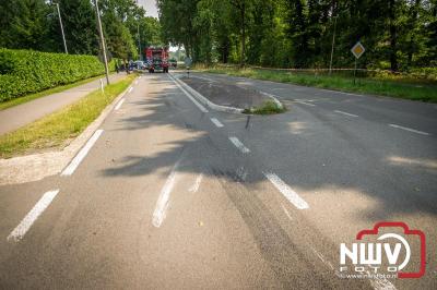 Brandweer onderweg met spoed, betrokken bij ernstig ongeval met personenauto op de N309 Eperweg 't Harde. - © NWVFoto.nl