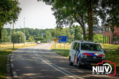 Brandweer onderweg met spoed, betrokken bij ernstig ongeval met personenauto op de N309 Eperweg 't Harde. - © NWVFoto.nl
